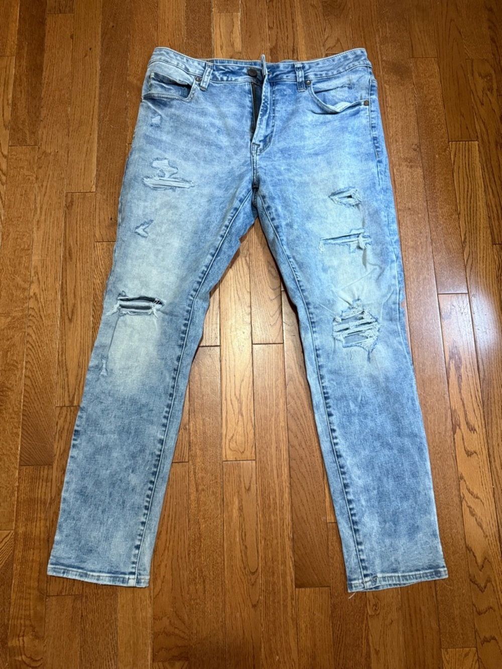 American Eagle Outfitters Light Wash Distressed Skinny Jeans